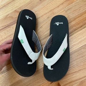 Sonuk Sandals